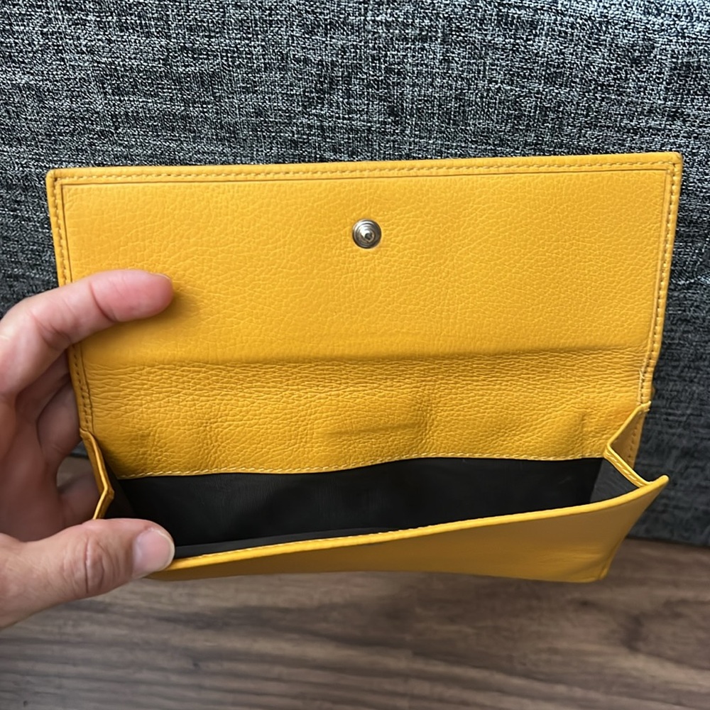 💯% authentic Gucci long wallet - Picture 8 of 14